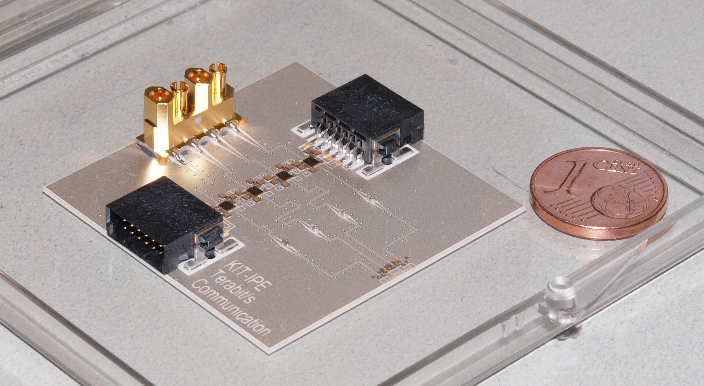 Modulatortreiber für 4x32Gbit/s.